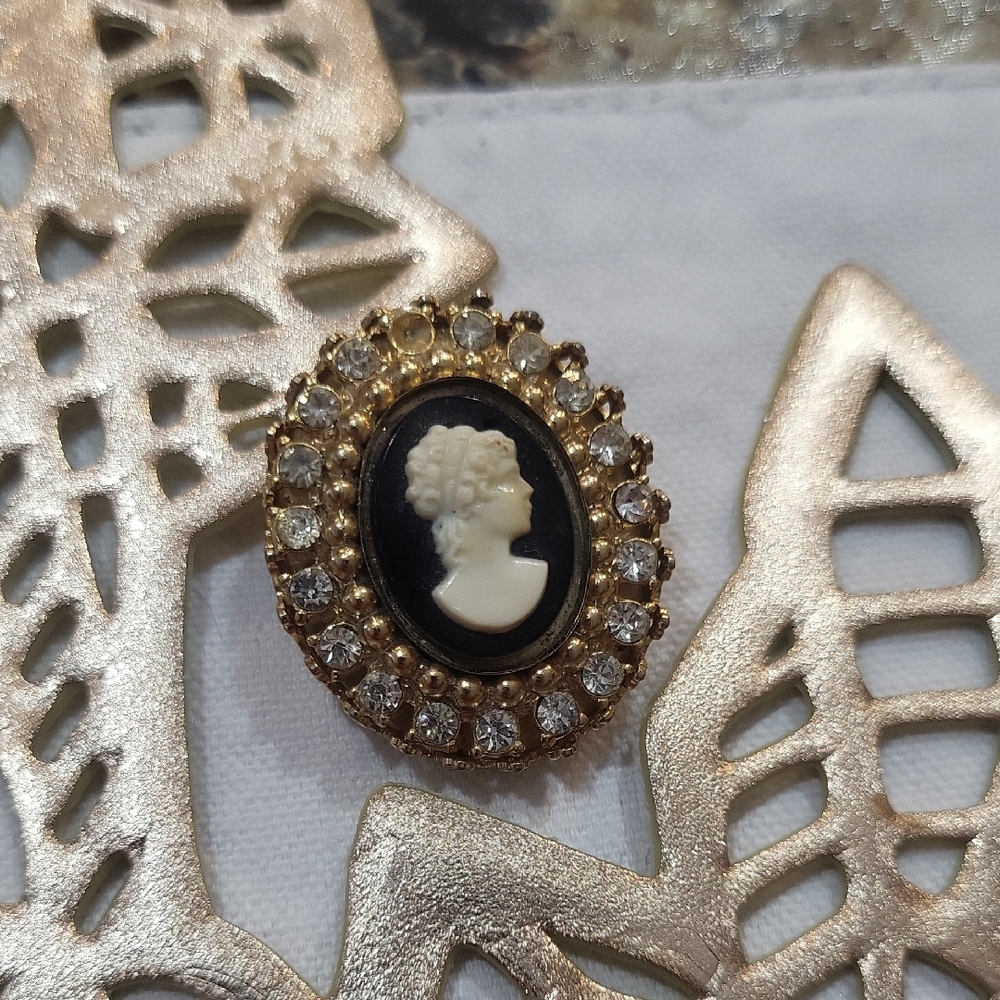 Coro Cameo Brooch Signed Gold Tone Rhinestone Victorian Revival
